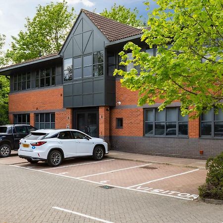 Homely - Watford Premier Apartments Eksteriør bilde