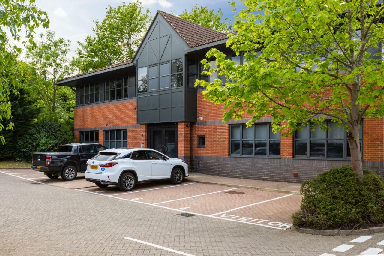 Homely - Watford Premier Apartments Eksteriør bilde